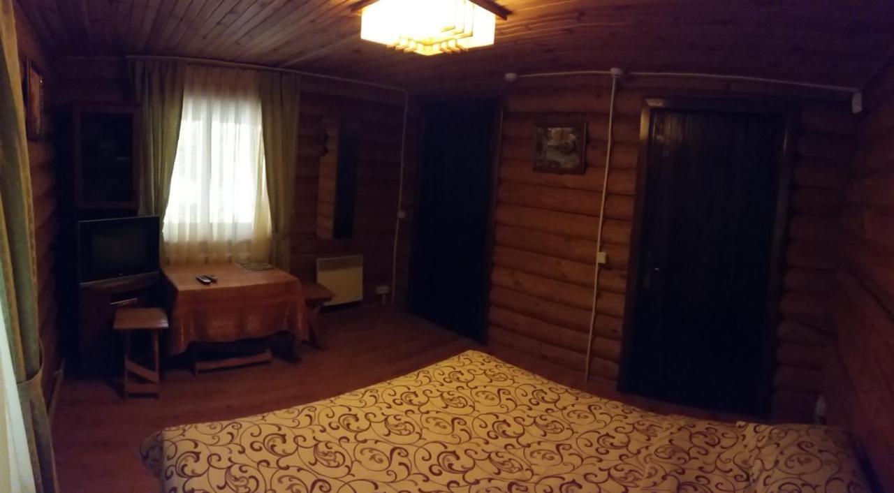 Zolotoy Bereg Hotel Csernyihiv Kültér fotó