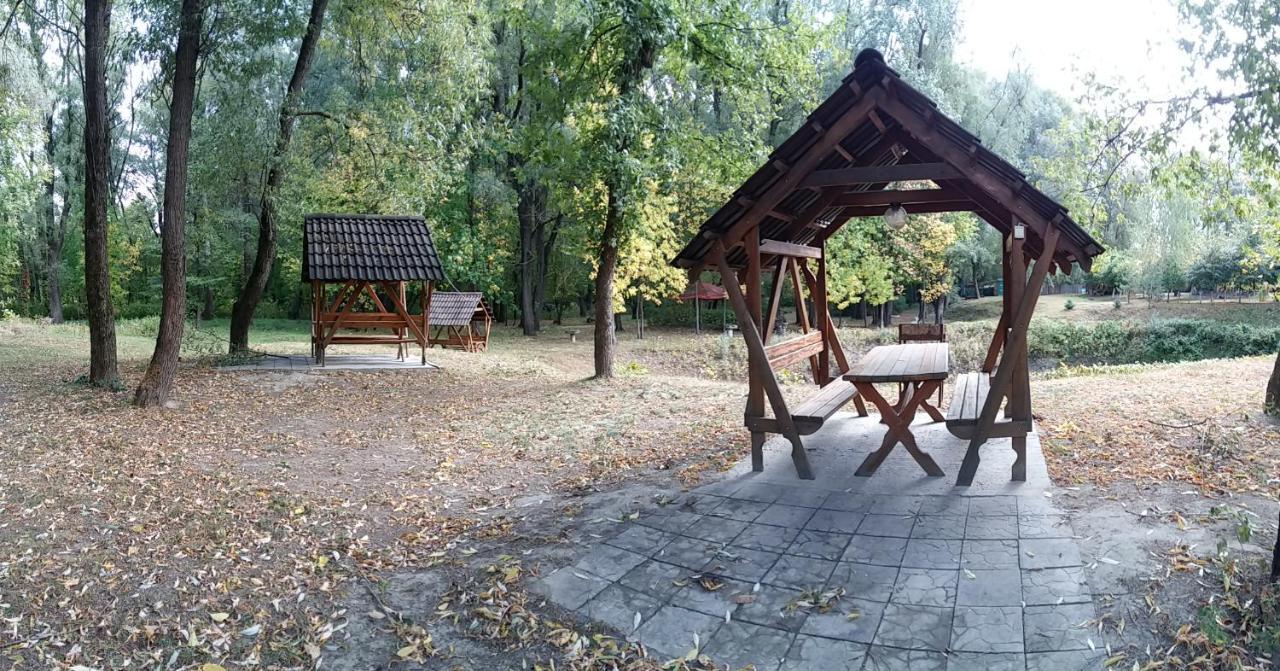 Zolotoy Bereg Hotel Csernyihiv Kültér fotó