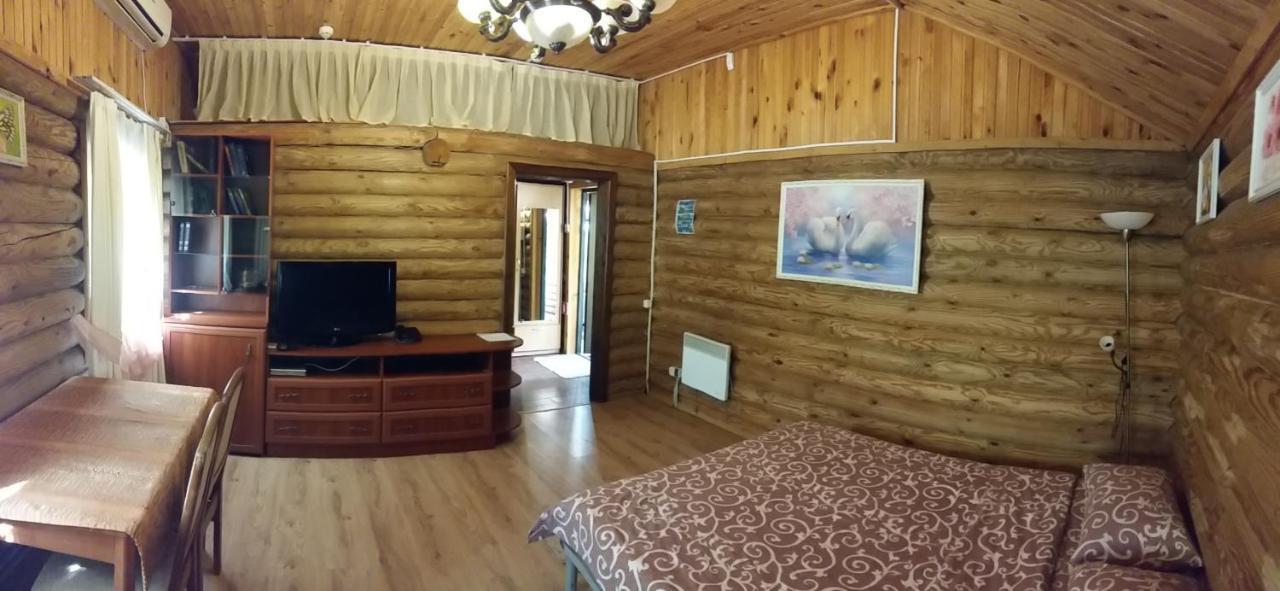 Zolotoy Bereg Hotel Csernyihiv Kültér fotó